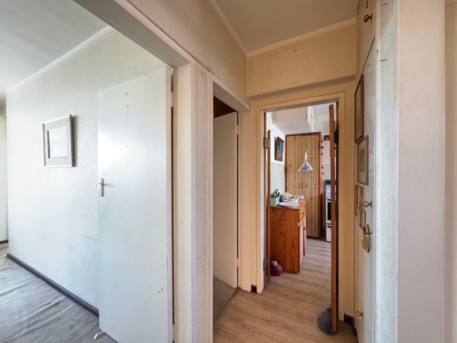 1 Bedroom Property for Sale in Sea Point Western Cape